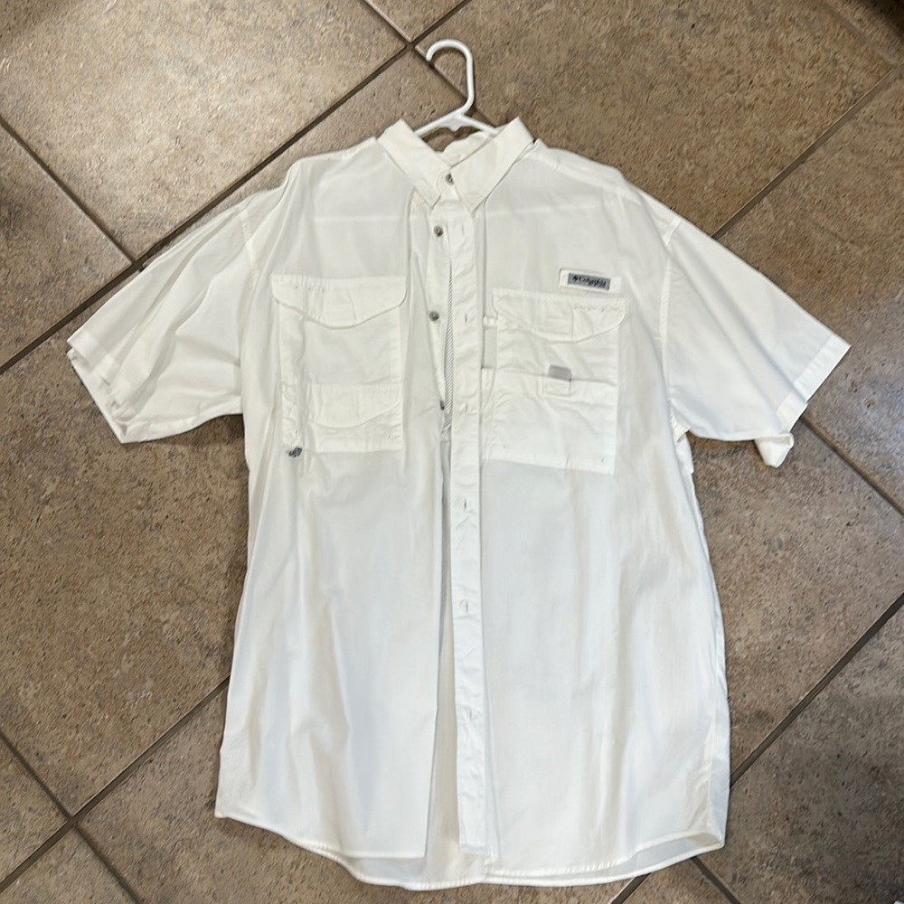 Men’s white Columbia shirt